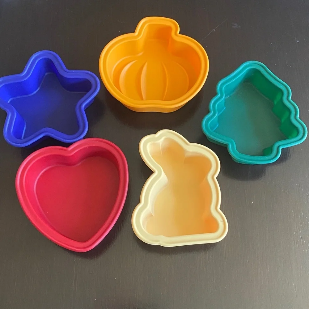 KitchenAid Multicolor Holiday Silicone Baking Molds. Set of 5. Oven Safe.